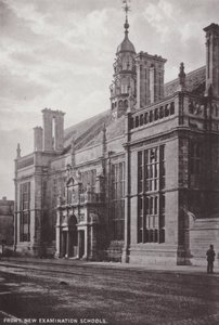 Voorzijde, Nieuwe Examen Scholen door English Photographer