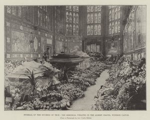 Begrafenis van de hertogin van Teck, de herdenkingskransen in de Albert Kapel, Windsor Kasteel