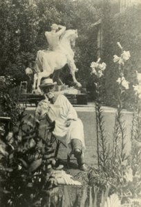 G F Watts in de tuin van Little Holland House, Melbury Road, Kensington