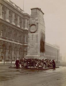 Algemeen uitzicht op het Cenotaaf in Whitehall door English Photographer