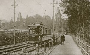 Algemeen uitzicht op de elektrische spoorweg bij Alexandra Palace