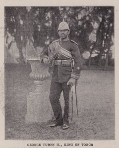 George Tubon II, koning van Tonga door English Photographer