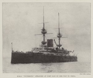 HMS Victorious gestrand in Port Said op weg naar China door English Photographer