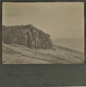 Harold Roper Robinson en William Lawrence Bragg, Vogezen, herfst 1915 door English Photographer