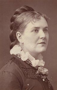 Helen Barry door English Photographer