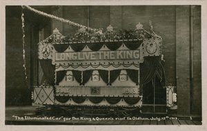 Verlichte tram ter ere van het bezoek van de koning en koningin aan Oldham, 12 juli 1913
