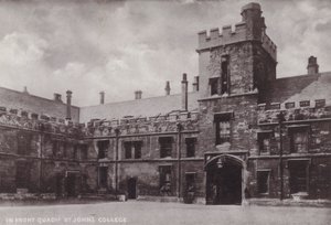 In Voorkant Binnenplaats, St Johns College door English Photographer