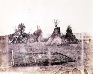 Indianenlodges aan de Kootenay-rivier, gefotografeerd door de Royal Engineers op de negenenveertigste parallel