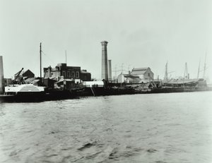 Isle of Dogs Pompstation: exterieur, 1895 door English Photographer