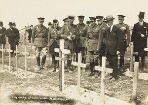 Koning George V bij de begraafplaats, Passendale