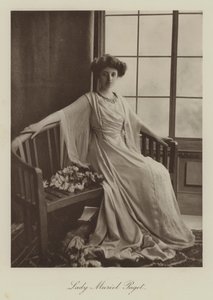 Lady Muriel Paget (z/w foto) door English Photographer