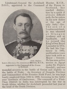 Luitenant-generaal Sir Archibald Hunter, KCB, benoemd tot commandant van de strijdkrachten in Schotland door English Photographer