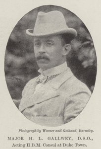 Majoor H L Gallwey, DSO, waarnemend HBM-consul in Duke Town door English Photographer