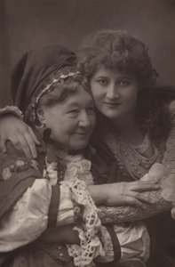 Mary Anderson en Mevrouw Stirling door English Photographer