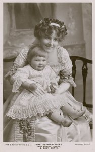 Mevrouw Seymour Hicks en dochter