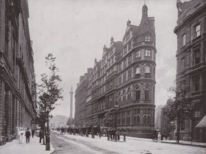 Northumberland Avenue, met de Constitutionele Club door English Photographer