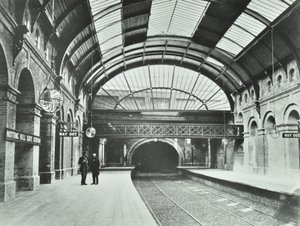 Notting Hill Gate Ondergronds Station: uitzicht op perrons en spoor, 1868