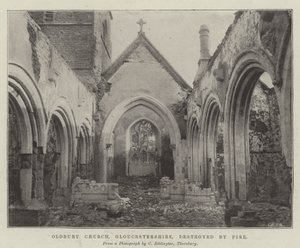 Oldbury Kerk, Gloucestershire, verwoest door brand door English Photographer