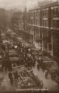 Petticoat Lane, Londen, op zondagochtend (z/w foto)