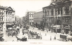 Piccadilly Circus door English Photographer