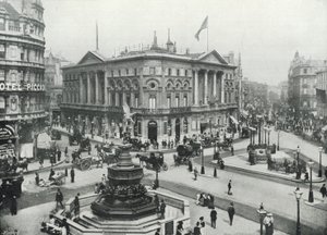 Piccadilly Circus, met de Shaftesbury Memorial Fountain en het London Pavilion door English Photographer