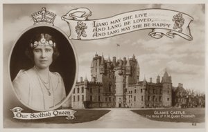 Koningin Elizabeth, gemalin van koning George VI door English Photographer