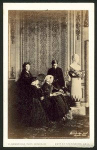 Koningin Victoria en leden van haar familie door English Photographer
