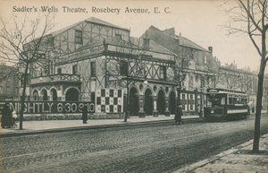 Sadlers Wells Theatre, Rosebery Avenue, Londen door English Photographer