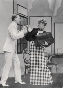 Scène uit The Importance of Being Earnest, door Oscar Wilde (1854-1900) in het Lyric Hammersmith, op 7 juli 1930