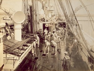 Het dek schrobben van de HMS Calliope