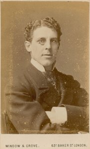 Sir Squire Bancroft door English Photographer