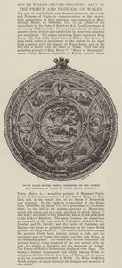 Zilveren schild van Zuid-Wales, aangeboden aan de prins en prinses van Wales bij hun zilveren bruiloft door English Photographer