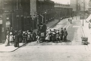 Straatartiesten op Weimar Street, nabij High Street, Putney