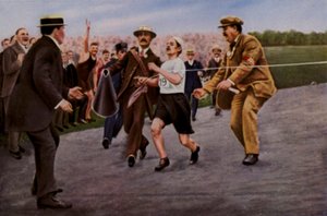 Lijdend aan uitdroging en uitputting. De Italiaanse atleet Dorando Pietri wordt geholpen over de finishlijn om de marathon te winnen op de Olympische Spelen, Londen, 1908 door English Photographer