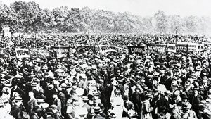De Grote Demonstratie voor Vrouwenkiesrecht in Hyde Park, zondag 12 juni 1908 door English Photographer