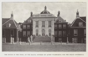 Het Huis in het Bos, in Den Haag, aangeboden door Koningin Wilhelmina voor de Vredesconferentie door English Photographer