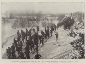 De Noorse winter militaire manoeuvres, het ski-detachement keert terug naar de kwartieren na een schijngevecht door English Photographer