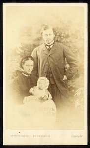 De Prins en Prinses van Wales en Prins Albert Victor door English Photographer