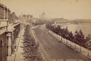 Theems Embankment, Londen door English Photographer