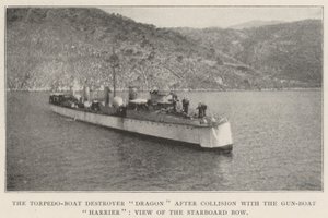 De torpedobootjager Dragon na botsing met het kanonneerboot Harrier, zicht op de stuurboordboeg