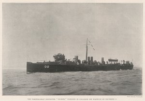 De torpedobootjager Salmon, beschadigd bij een botsing bij Harwich op 2 december door English Photographer