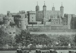 Tower Hill: uitzicht op de Tower of London, 1895