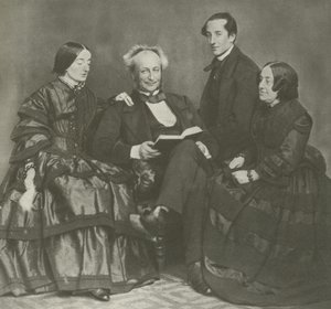 Victoriaanse familiegroep, 1857 door English Photographer