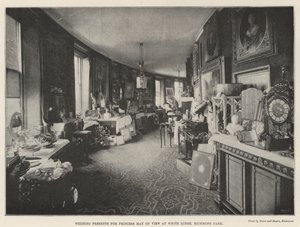 Huwelijksgeschenken voor Prinses May tentoongesteld in White Lodge, Richmond Park door English Photographer