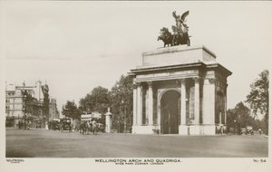 Wellington Arch en Quadriga, Hyde Park Corner door English Photographer