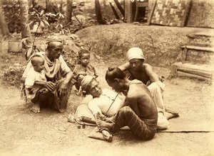 Een Shan-man die wordt getatoeëerd, 1890