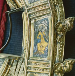 Engel die de fluit speelt, detail van de kromstaf van William of Wykeham (c.1320-1404) (verguld zilver en champlevé email)
