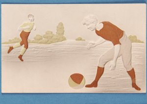 Blanco kaart in reliëf met twee voetballers, ca. 1880s