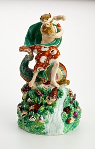 Derby figuur van Neptunus op een rotsachtige basis met waterval en schelpen, ca. 1750-1800 door English School