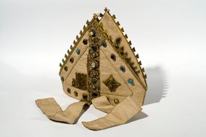 Mijter van William van Wykeham, laat 14e of vroeg 15e eeuw, achterkant